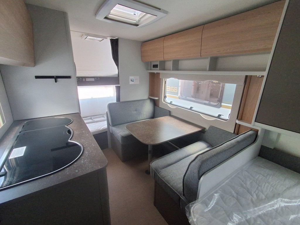 Bürstner B66 480 TK NIEUW!! STAPELBED!!, Caravans en Kamperen, Dwars-stapelbed, Bedrijf, Bürstner, Schokbreker
