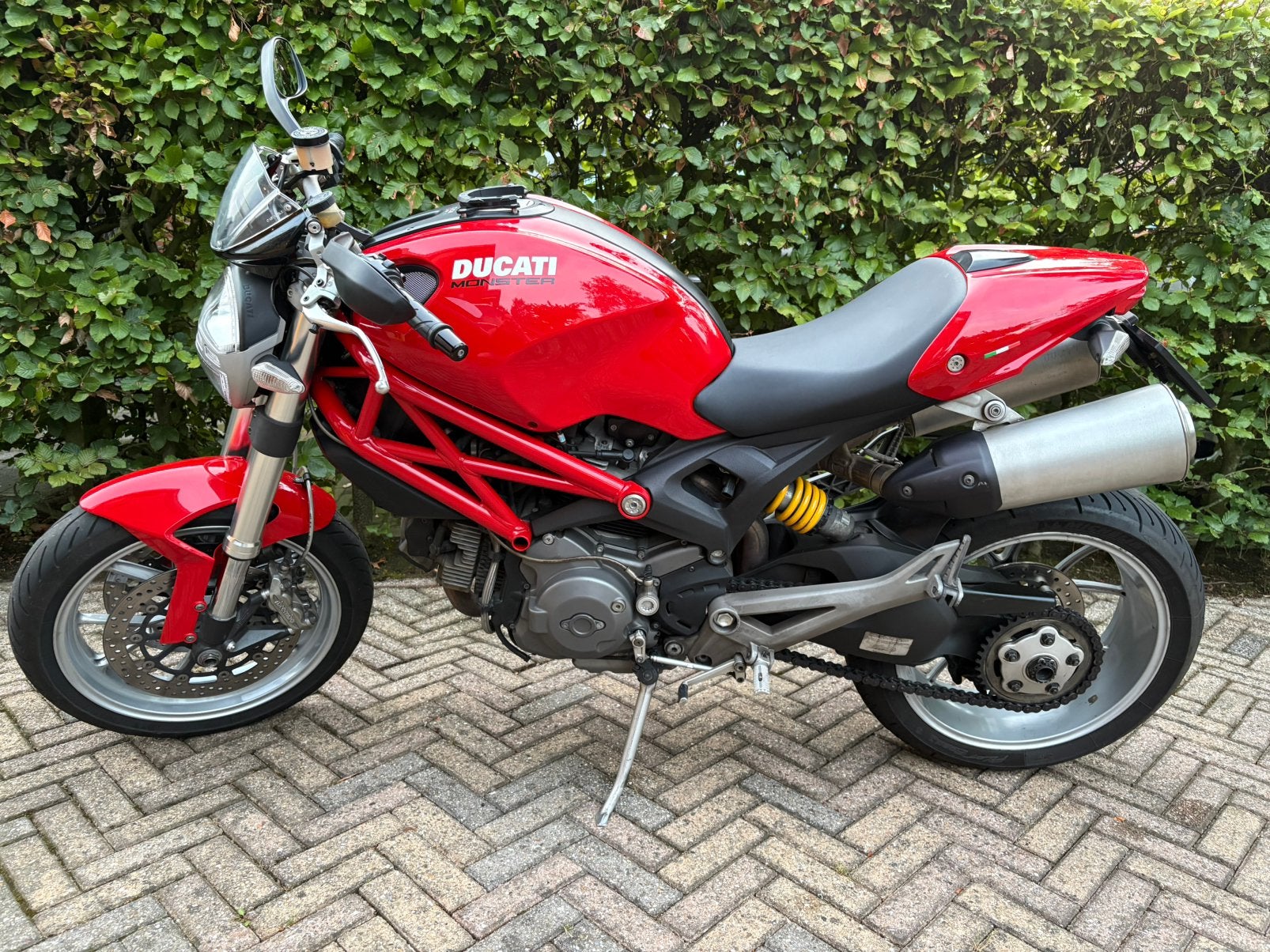 Ducati Monster 1100, 2009, Motoren, 2 cilinders, Particulier, Meer dan 35 kW, Handgeschakeld