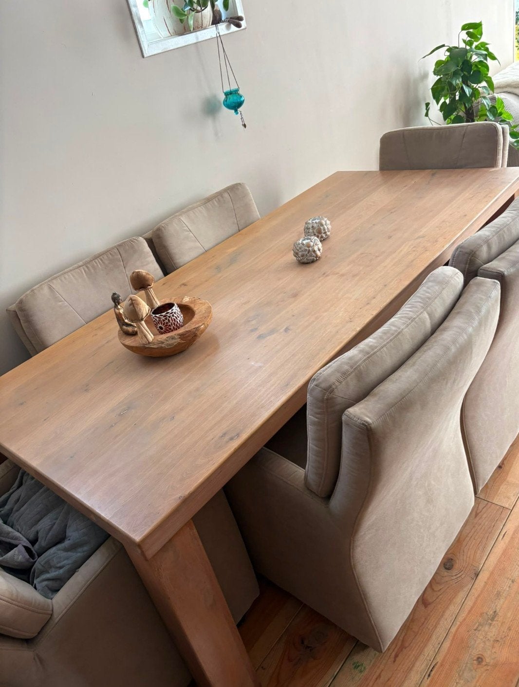 Mooie eetkamerset met 6 beige suede stoelen., Ophalen