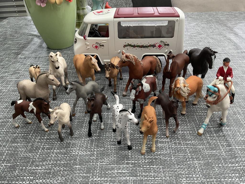 Schleich paarden verzameling met Schleich vrachtwagen erbij, Verzamelen, Ophalen, Zo goed als nieuw