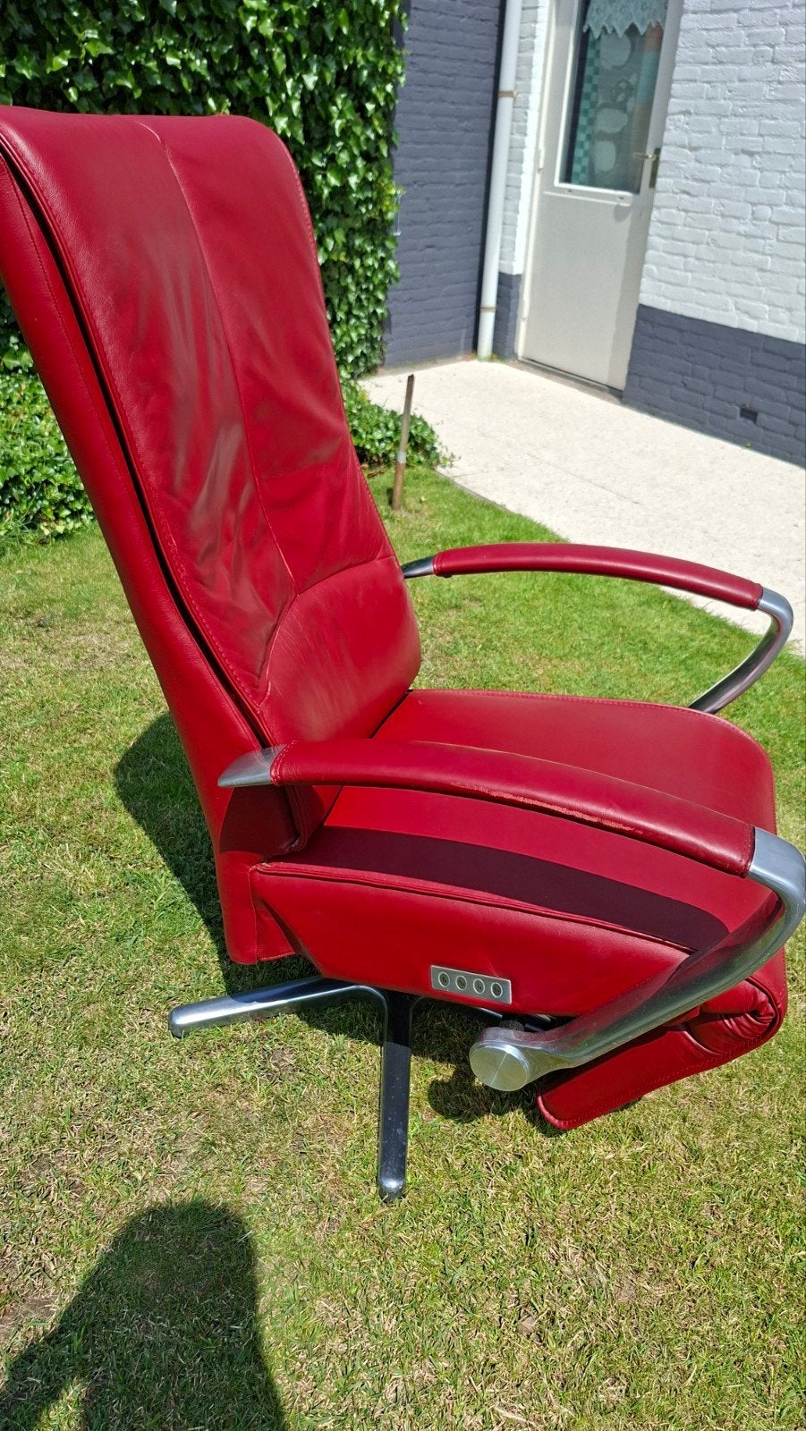 Luxe rode leren relaxfauteuil met verstelbare functies, Huis en Inrichting, Stoelen, Gebruikt, Ophalen of Verzenden, Eén, Leer