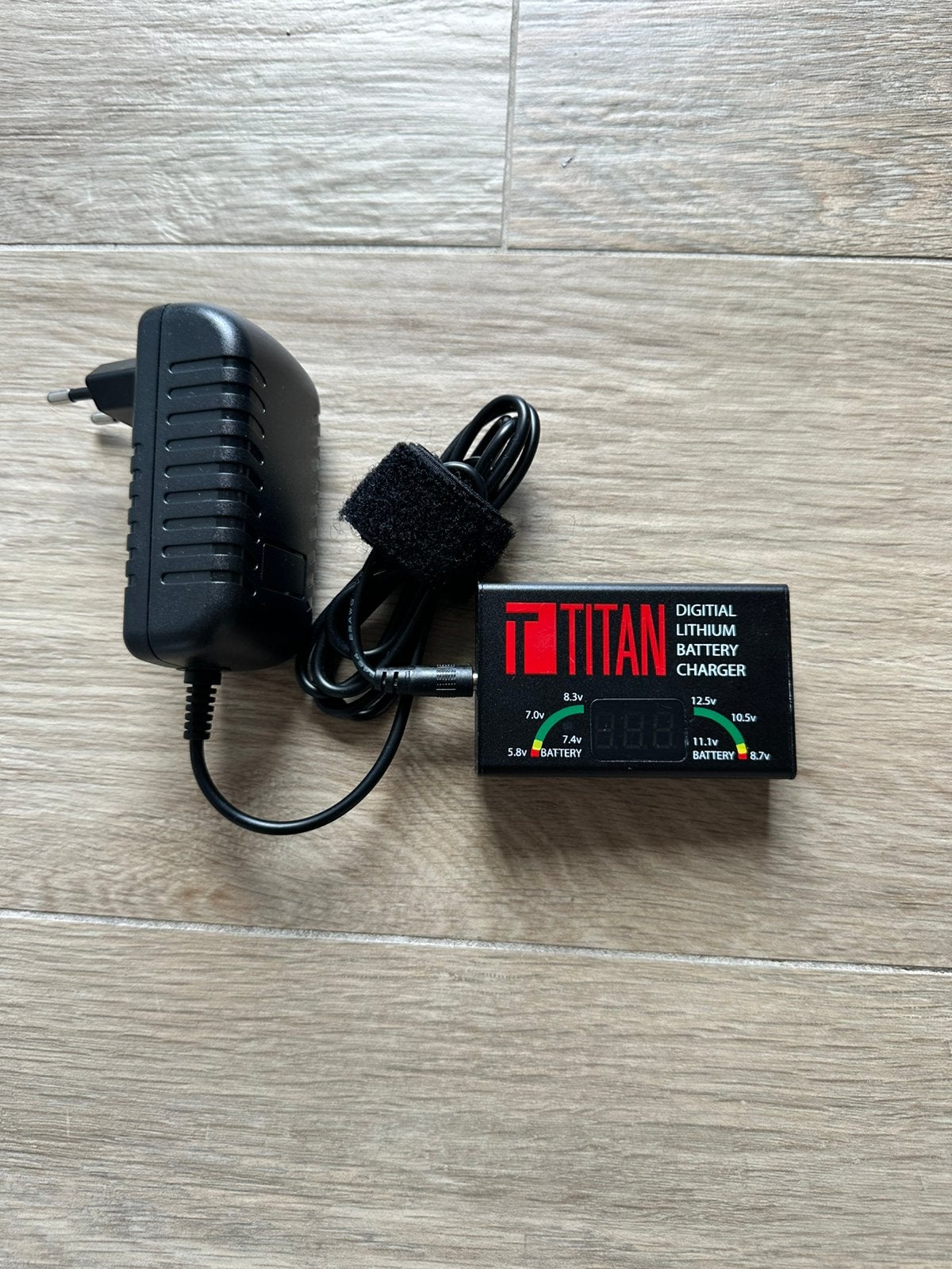 Titan oplader lipo lithium ion, Ophalen of Verzenden, Zo goed als nieuw