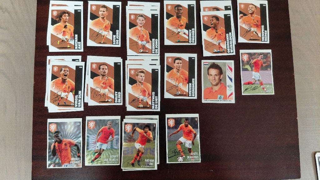30 AH voetbalplaatjes Nederlands Elftal, Verzenden, Zo goed als nieuw, Overige binnenlandse clubs, Poster, Plaatje of Sticker