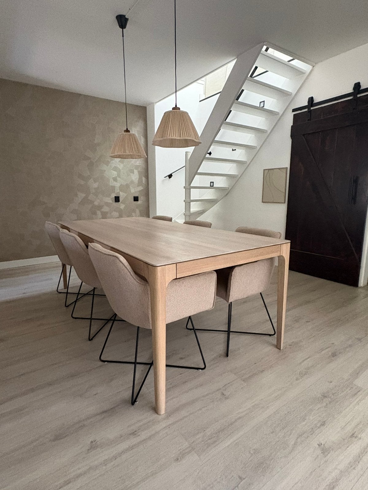 Sav & Okse Rikke tafel + 6 Jesper Home Hofu stoelen, Huis en Inrichting, Tafels | Eettafels, Ophalen, 200 cm of meer, 50 tot 100 cm