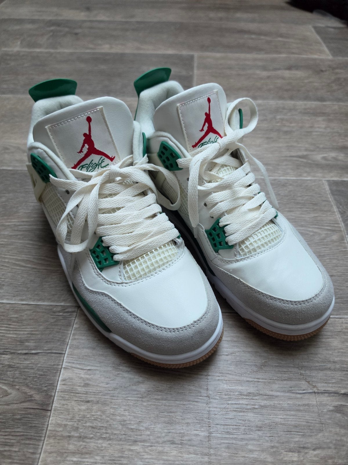 Nike SB x Air Jordan 4 Retro 'Pine Green' maat 43 (US 9.5), Sport en Fitness, Ophalen of Verzenden, Zo goed als nieuw, Schoenen