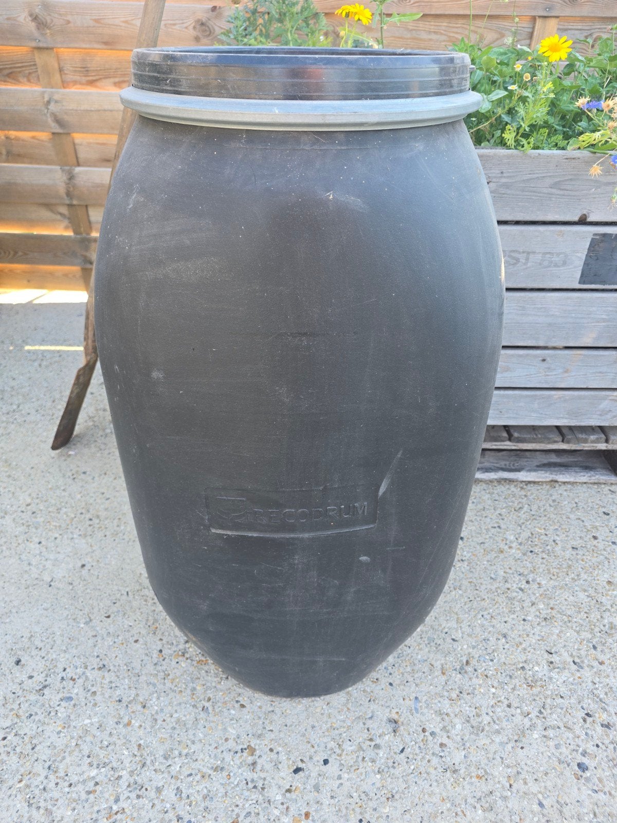 Regenton - Zwart kunststof vat, Tuin en Terras, Regentonnen, Minder dan 75 liter, Ophalen, Zo goed als nieuw, Kunststof