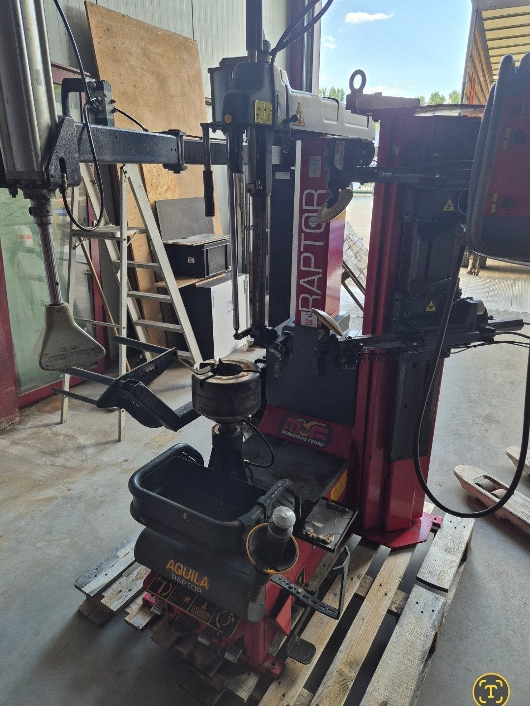 Mondolfo Ferro Aquila Raptor Banden demonteermachine, Ophalen, Gebruikt
