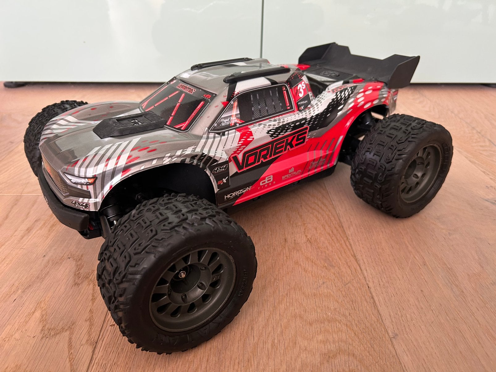 Nieuwe Arrma Vorteks 223s body rood, Elektro, Nieuw, Ophalen of Verzenden, Schaal 1:10