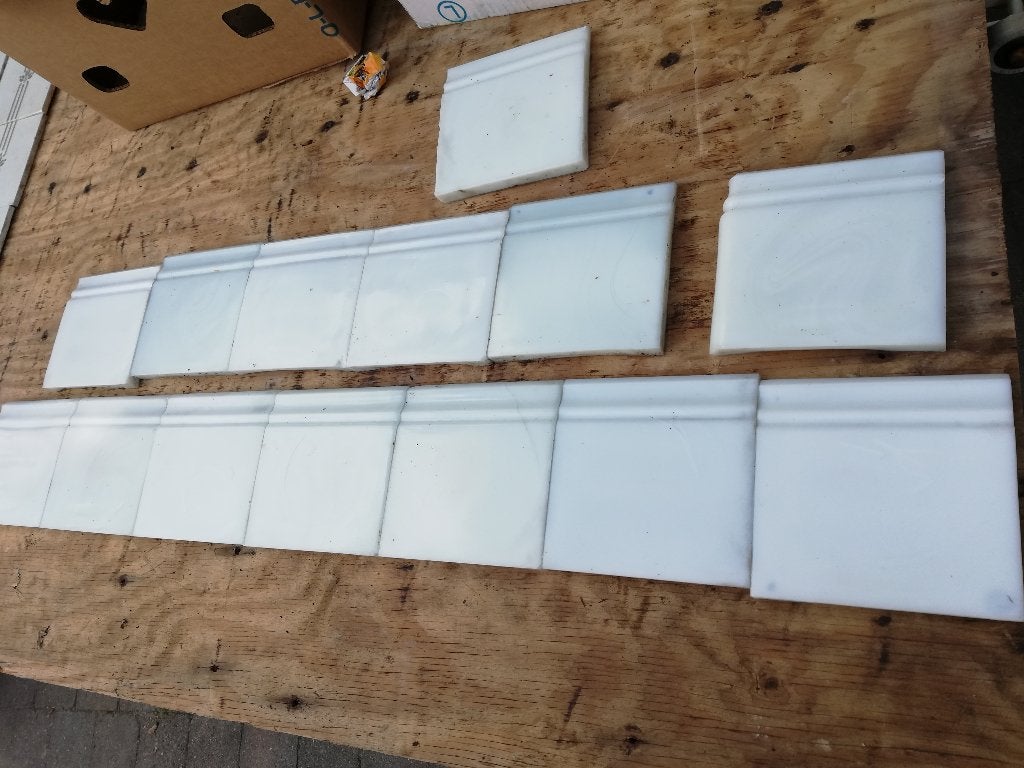 40 antieke witte GLAZEN muurplinten (wv 3 met hoekafronding), Ophalen, Overige materialen, Nieuw, 250 cm of meer
