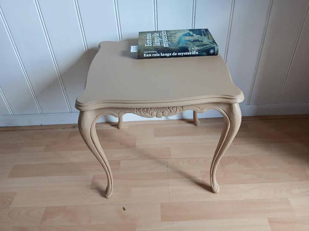 Stijlvolle Queen Anne bijzettafel – mocha- elegant, Minder dan 55 cm, Vierkant, Zo goed als nieuw, Hout
