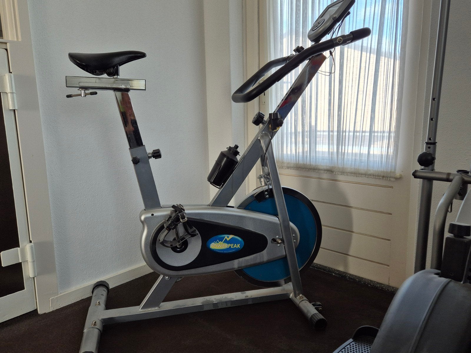 Powerpeak Hometrainer en Crosstrainer, Ophalen, Gebruikt, Armen, Metaal