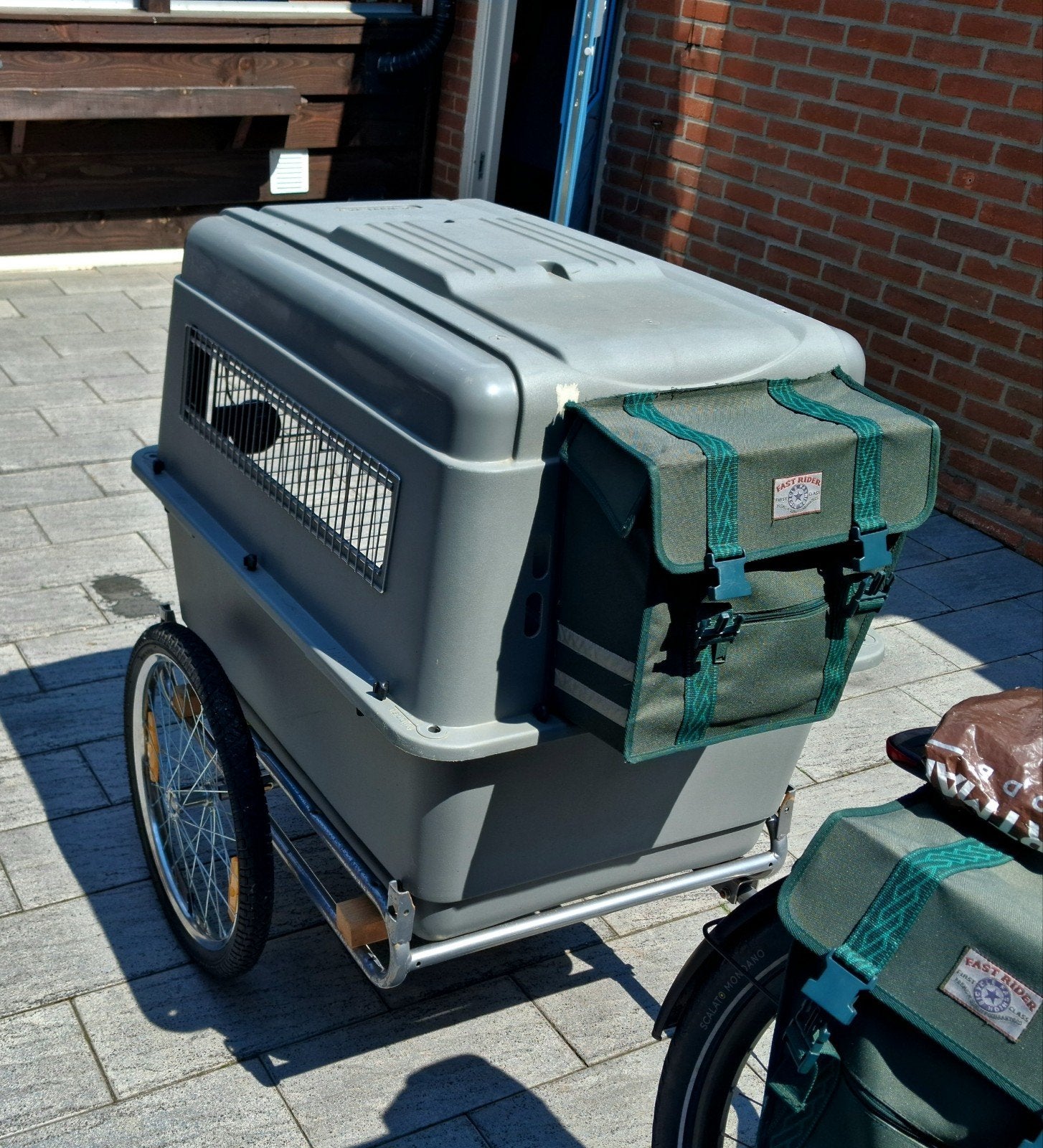 Hele mooie bench op fietskar, Dieren en Toebehoren, Hondenbenches, Ophalen, Zo goed als nieuw