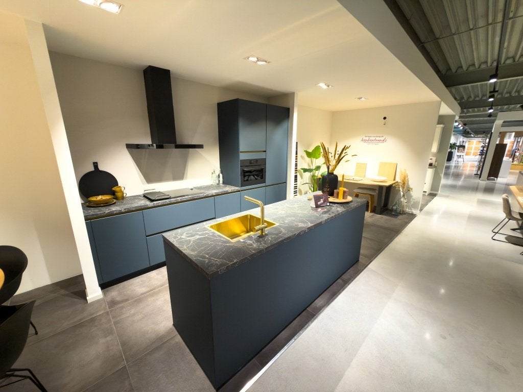 Te koop: Luxe keuken met kookeiland met AEG inbouwapparatuur, Huis en Inrichting, Keuken | Complete keukens, Nieuw, Overige typen