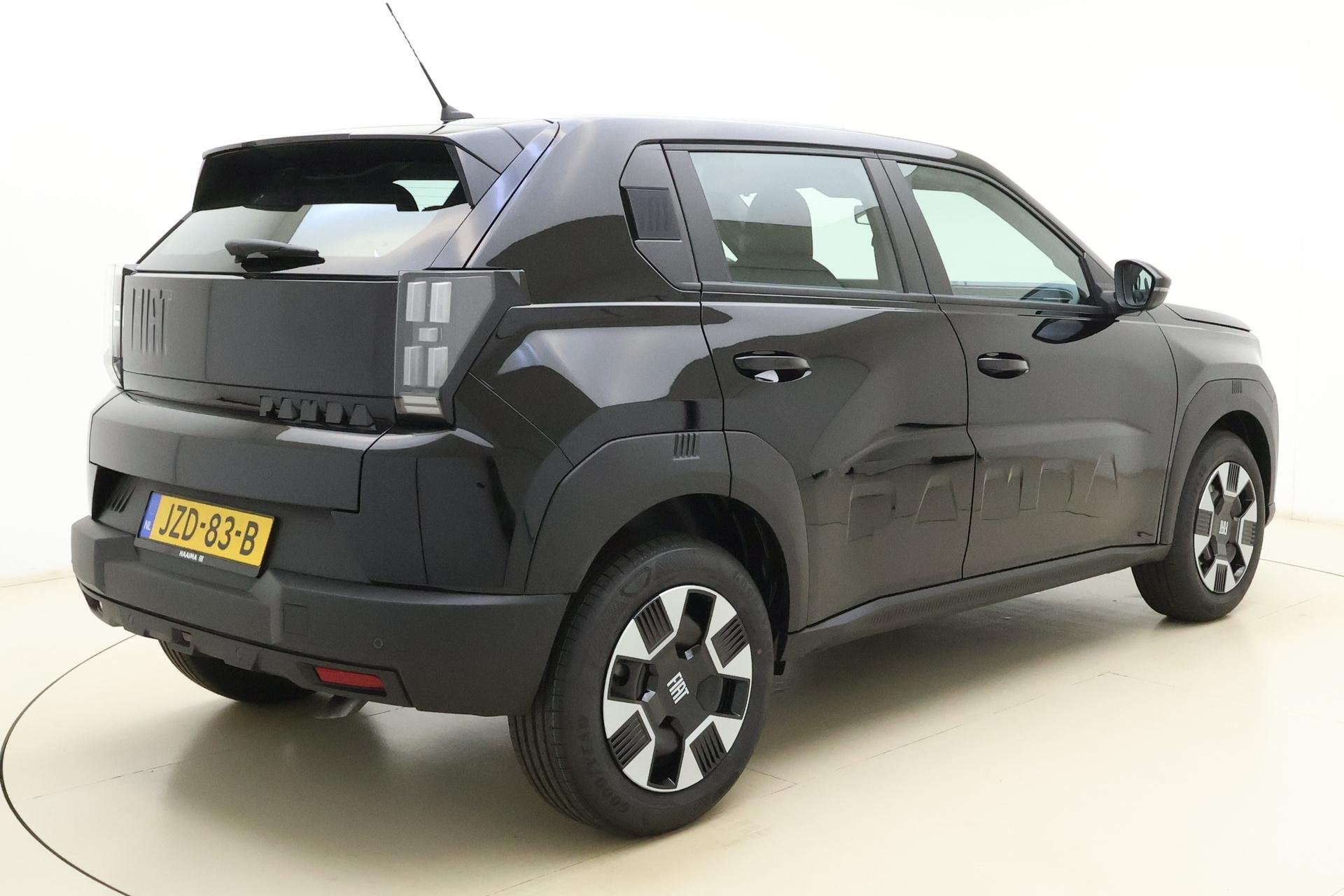 Fiat Grande Panda 1.2 Hybrid ICON Automaat | Parkeersensoren, Auto's, Stof, 600 kg, Parkeersensor, Zwart