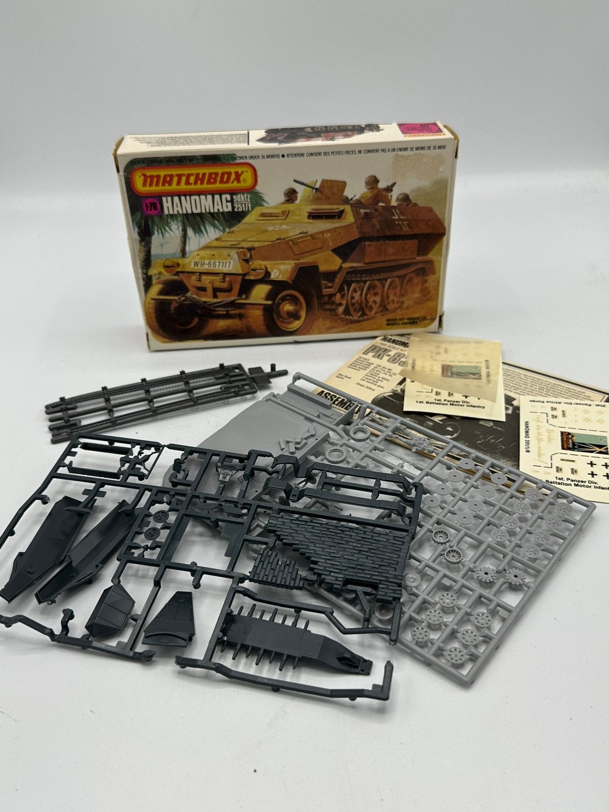 Matchbox Hanomag Sd.Kfz 251/1 Modelbouwkit, Ophalen of Verzenden, Zo goed als nieuw, 1:50 of kleiner, Tank