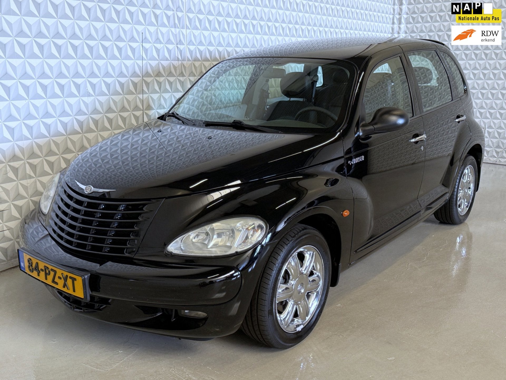 Chrysler PT Cruiser 2.0-16V Classic AUTOMAAT / 87.500km (200, Auto's, Chrysler, Gebruikt, Startonderbreker, 4 cilinders, Zwart