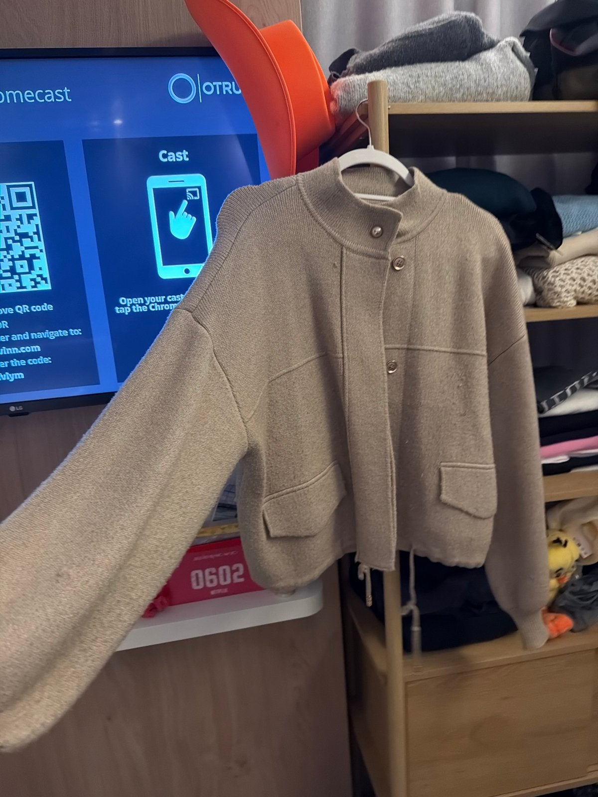 Stijlvol beige gebreid vest met knopen, Kleding | Dames, Ophalen of Verzenden, Zo goed als nieuw, Maat 38/40 (M), Beige