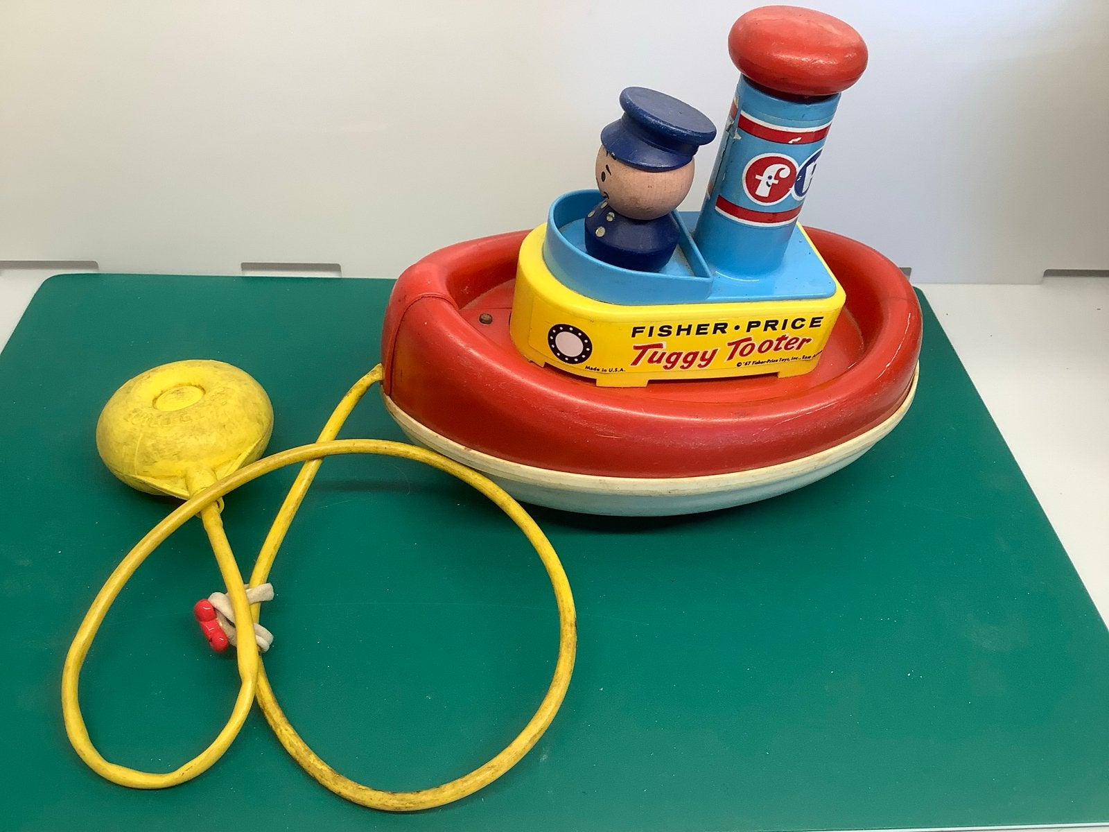 Fisher-Price Tuggy Tooter - Vintage Duwboot Speelgoed, Ophalen of Verzenden, Gebruikt, Duw- of Trekspeelgoed, Met geluid