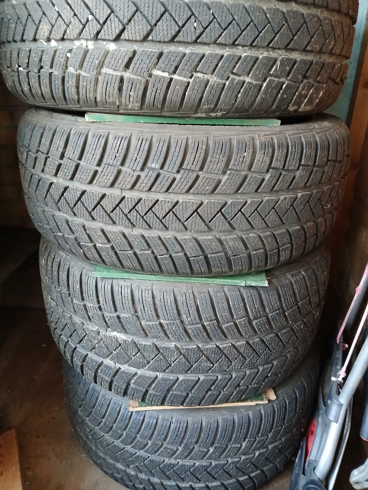 4 Winterbande  vredestein  245/45 R19 102W M+S, 19 inch, 245 mm, Nieuw, Band(en)
