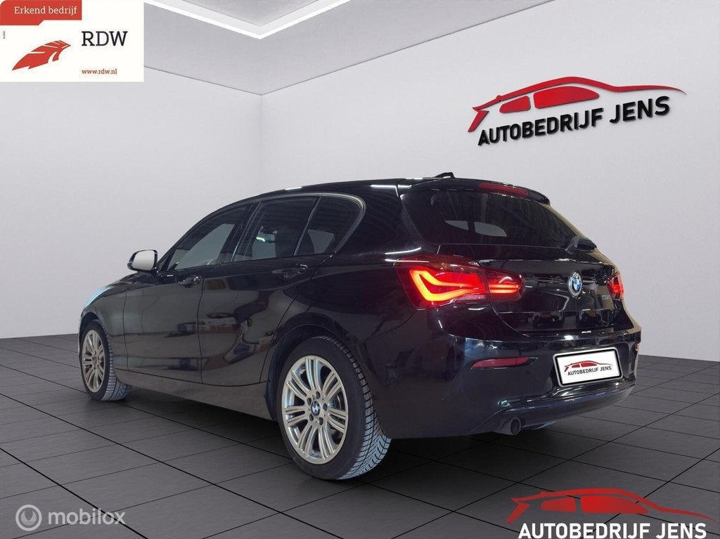 BMW 1-serie 116i High Executive, Auto's, BMW, 1-Serie, Achterwielaandrijving, Euro 6, Automatische klimaatregeling