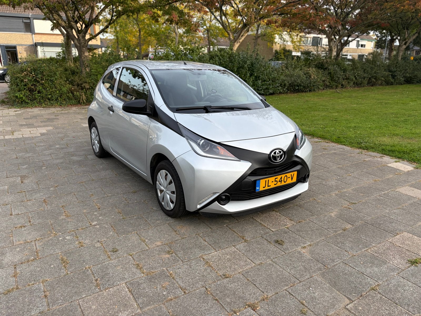 Toyota Aygo 1.0 12V Vvt-i 3DRS 2016 Grijs, Voorwielaandrijving, 4 stoelen, Origineel Nederlands, Handgeschakeld