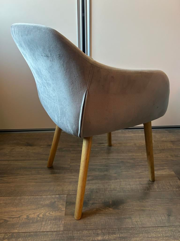 JYSK ADSLEV eetkamerstoelen fluweel grijs, Ophalen, Gebruikt, Vier, Stof