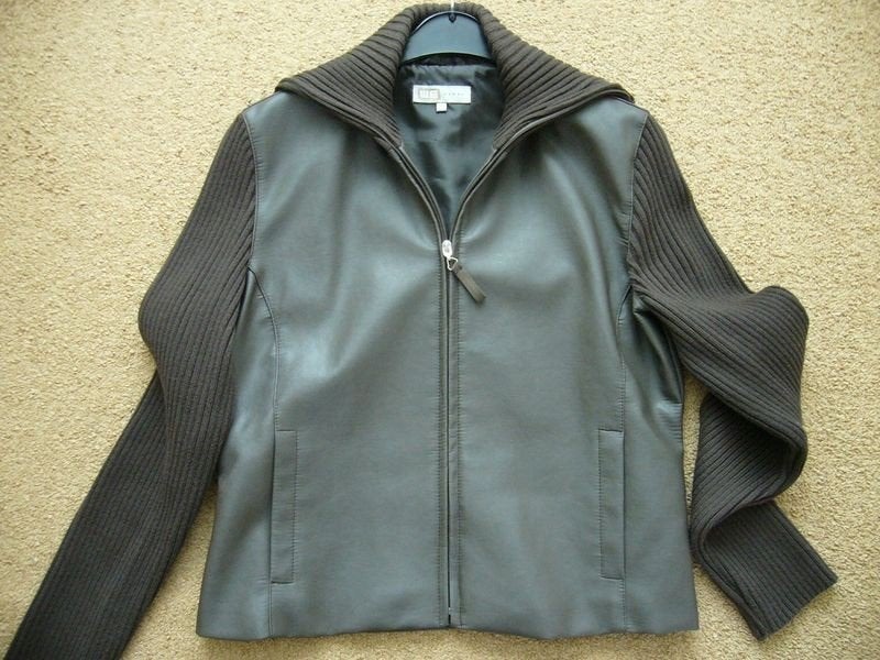 WE donkerbruin vestjasje maat M - L nieuw, Ophalen of Verzenden, Nieuw, Maat 38/40 (M), Bruin