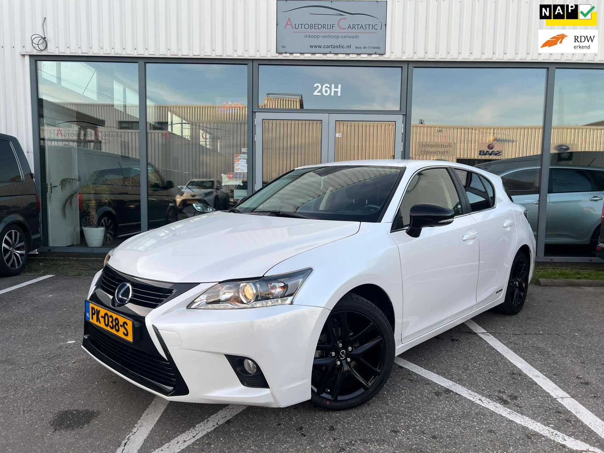 Lexus CT 200h Sport Edition NAVI | HALFLEEF | CLIMA | CRUISE, Gebruikt, Euro 6, 4 cilinders, Automatische klimaatregeling