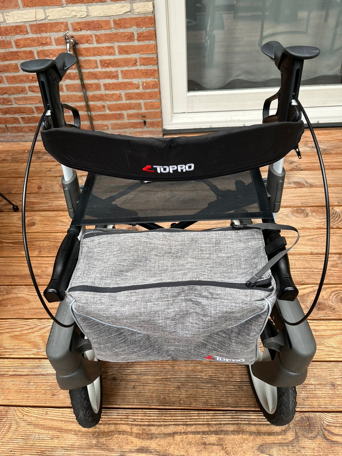 Rollator Zwart/Grijs inclusief tas, Ophalen, Opvouwbaar, Zo goed als nieuw