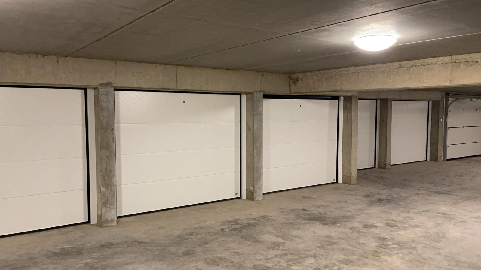 Garagebox tehuur te Lanaken Veldtwezelt, Huizen en Kamers, Limburg