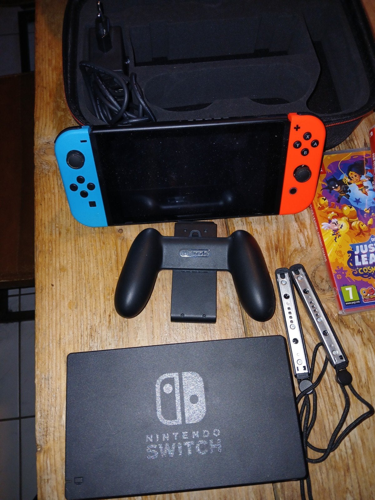 Nintendo switch orginal met 3 spellen., Ophalen, Met games, Zo goed als nieuw, Switch Original