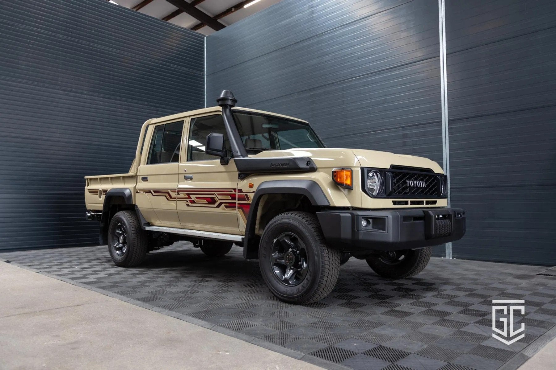 Toyota Land Cruiser GRJ79 Double Cab LX-G A/T, Automaat, 228 pk, Stof, Gebruikt