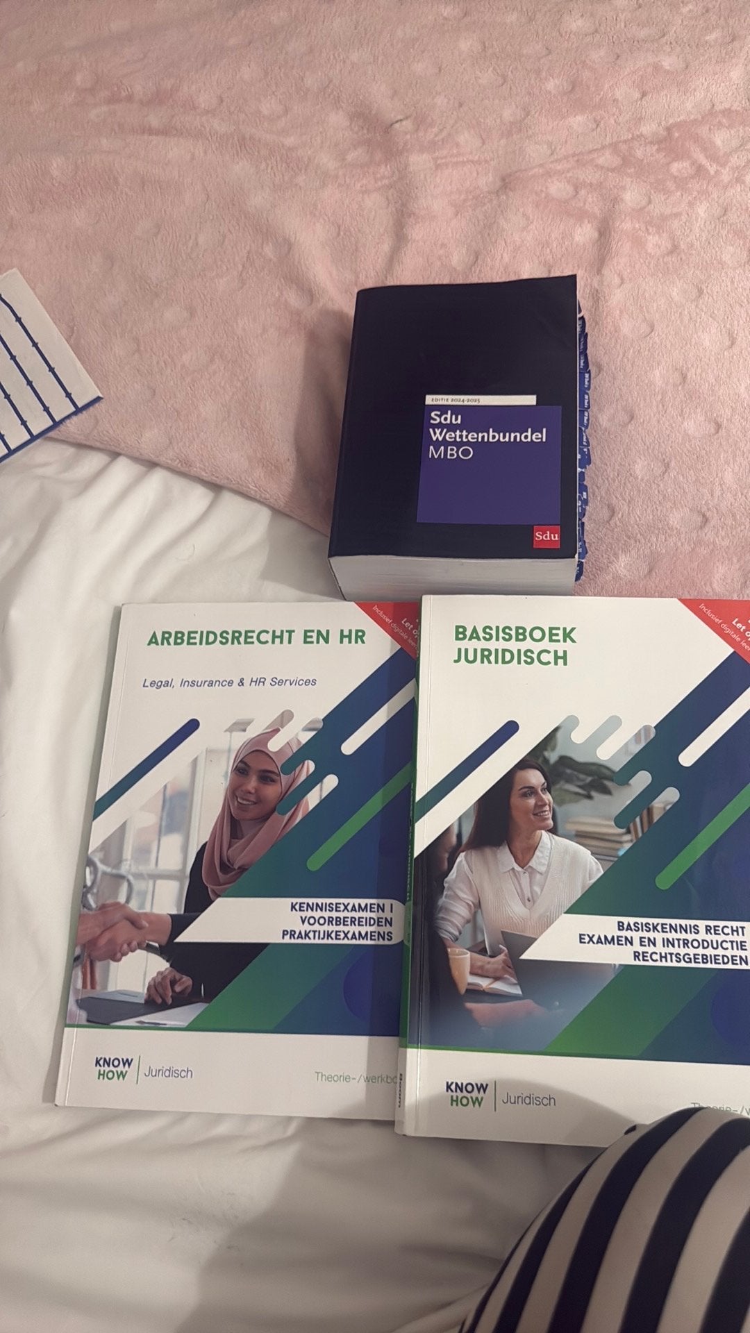 Arbeidsrecht & HR, basisboek juridische en wettenbundel, Ophalen of Verzenden, Nieuw, Overige niveaus, Nederlands
