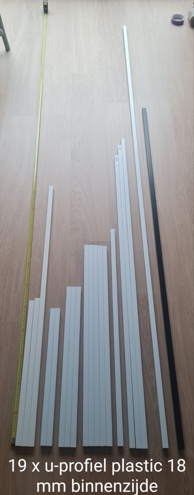 19x u-profiel plastic zwart/wit/roomwit 18 mm diverse lengte, Doe-het-zelf en Verbouw, Platen en Panelen, Ophalen, Zo goed als nieuw