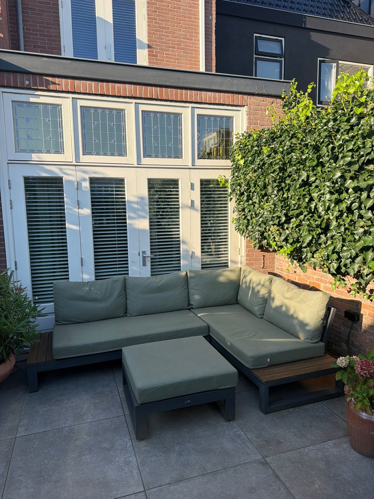 Moderne loungeset 'Life' met hocker en kussens 265x185, Ophalen, 5 zitplaatsen, Gebruikt, Aluminium