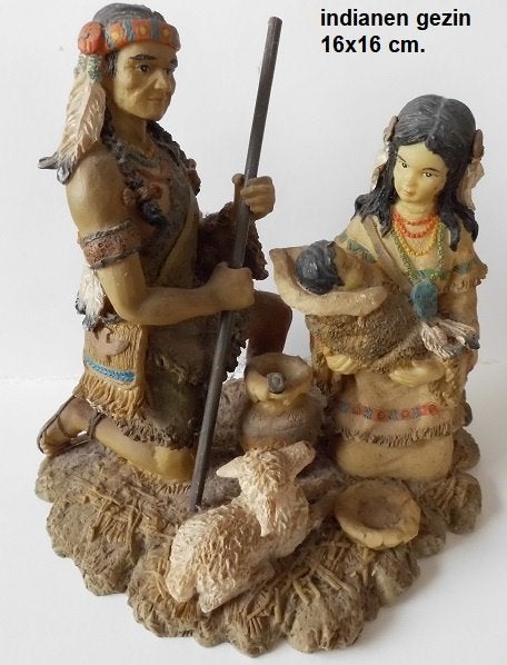 Indianen gezin, polycarbonaat beeld, afm. circa 16x16 cm., Ophalen of Verzenden, Zo goed als nieuw, Mens