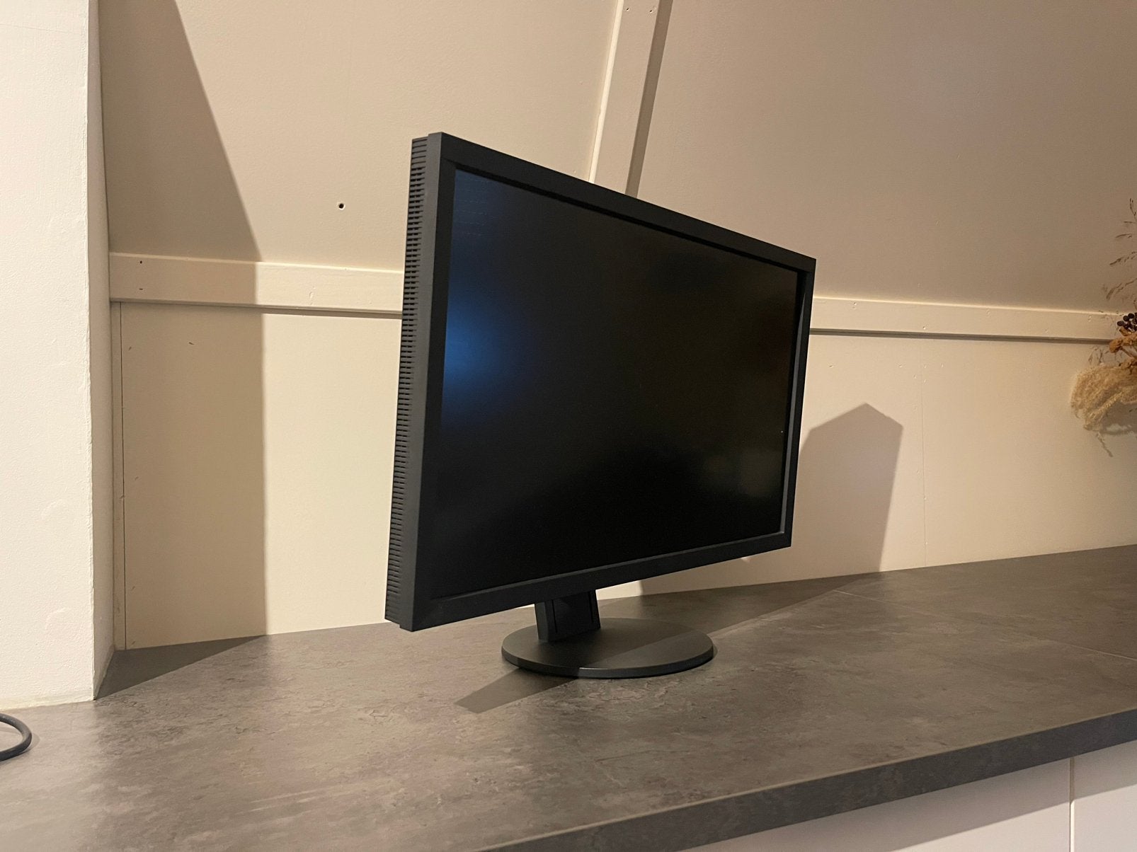 Foto 13 van EIZO ColorEdge CS2740 27 inch 4K monitor GEKALIBREERD