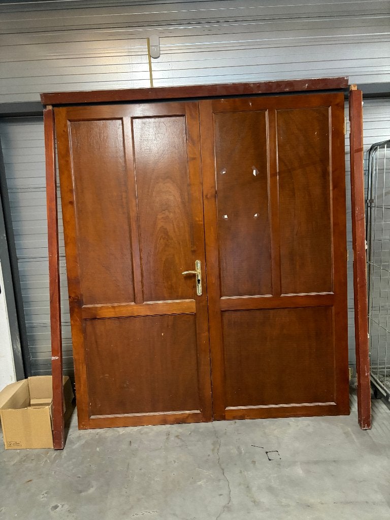 Massief houten dubbele deuren met kozijn en deurbeslag – €25, Ophalen, Gebruikt, 120 cm of meer, Deur