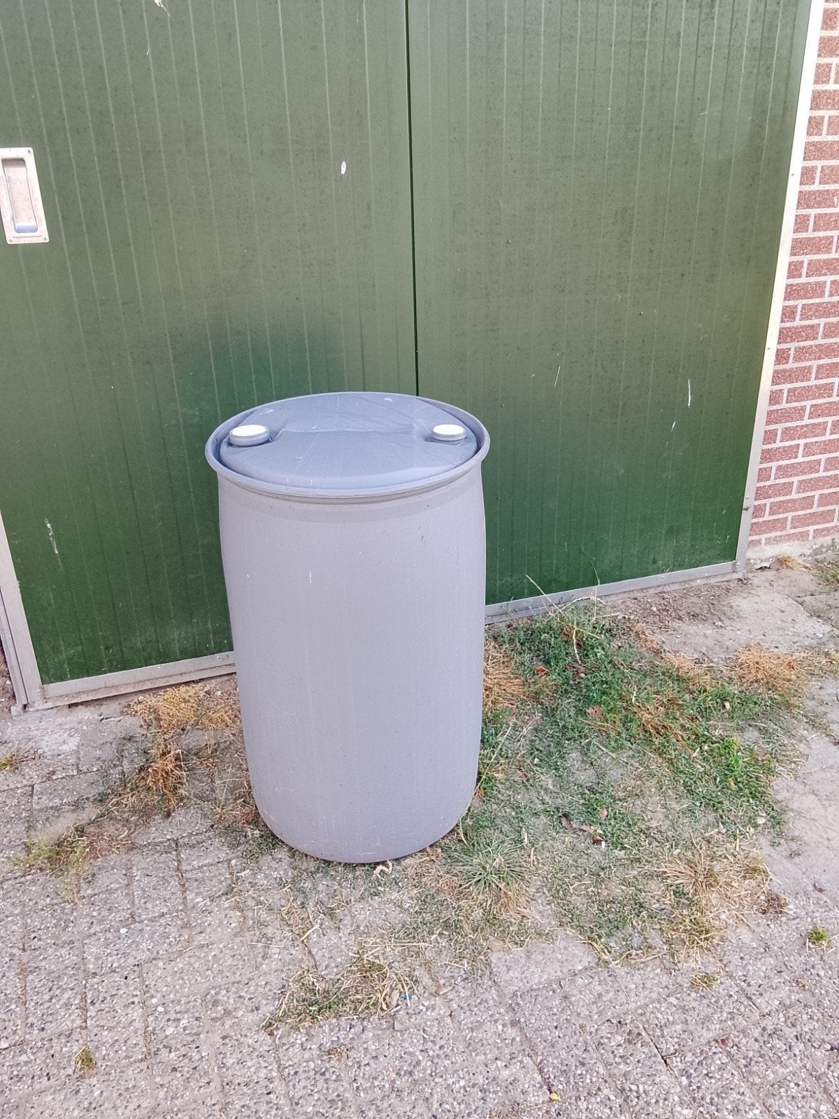Stevige kunststof vat - ideaal voor opslag of regenwater, Ophalen, Gebruikt