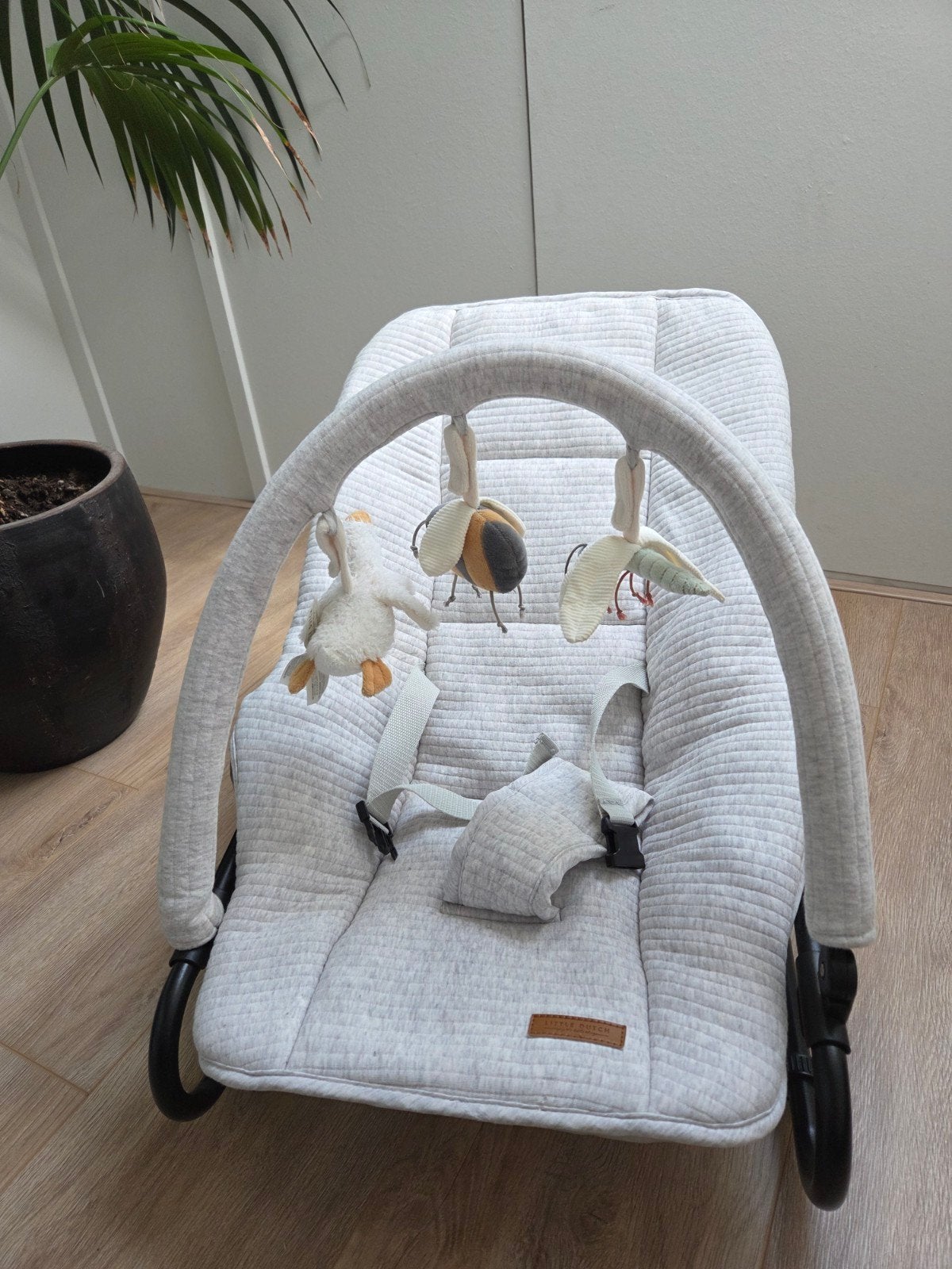 Little Dutch Wipstoel Beige met Speeltjes en Newborn Kussen, Kinderen en Baby's, Wipstoeltjes, Gebruikt, Verstelbaar, Wipstoel