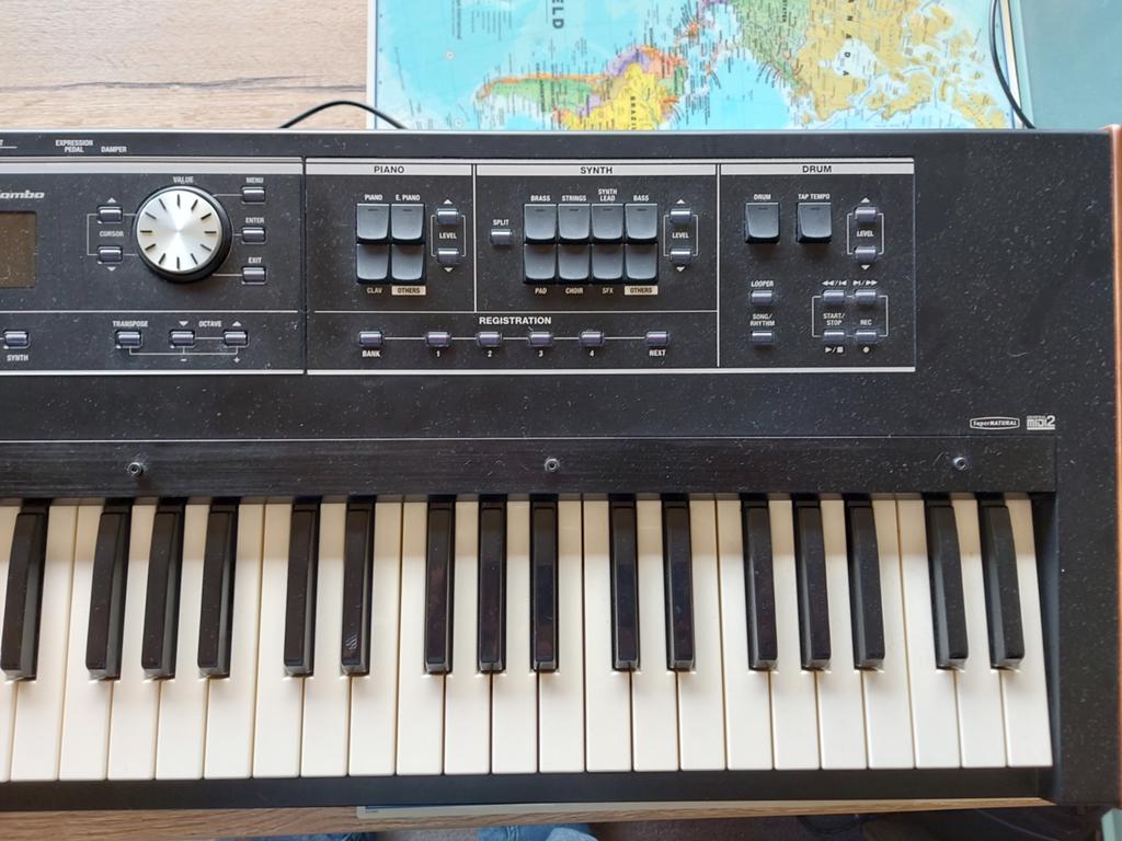 Roland VR-730, Muziek en Instrumenten, Gebruikt, Roland, Ophalen of Verzenden, Midi-aansluiting