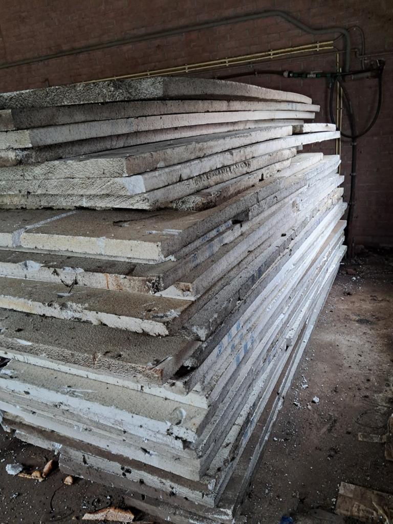 Gratis Tempex platen, 2.70-3.00x1.00 ,5 cm dik. 20/30 stuks, Doe-het-zelf en Verbouw, Ophalen, Piepschuim (Tempex), 4 tot 8 cm