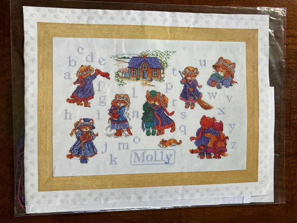 nieuw DMC borduurpaket *Katten alfabet Molly*, Hobby en Vrije tijd, Ophalen of Verzenden, Nieuw, Borduurpakket