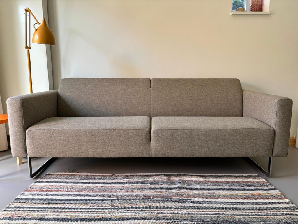 Originele Artifort Mare bank (geherstoffeerd door Artifort), Ophalen, 75 tot 100 cm, Zo goed als nieuw, Rechte bank