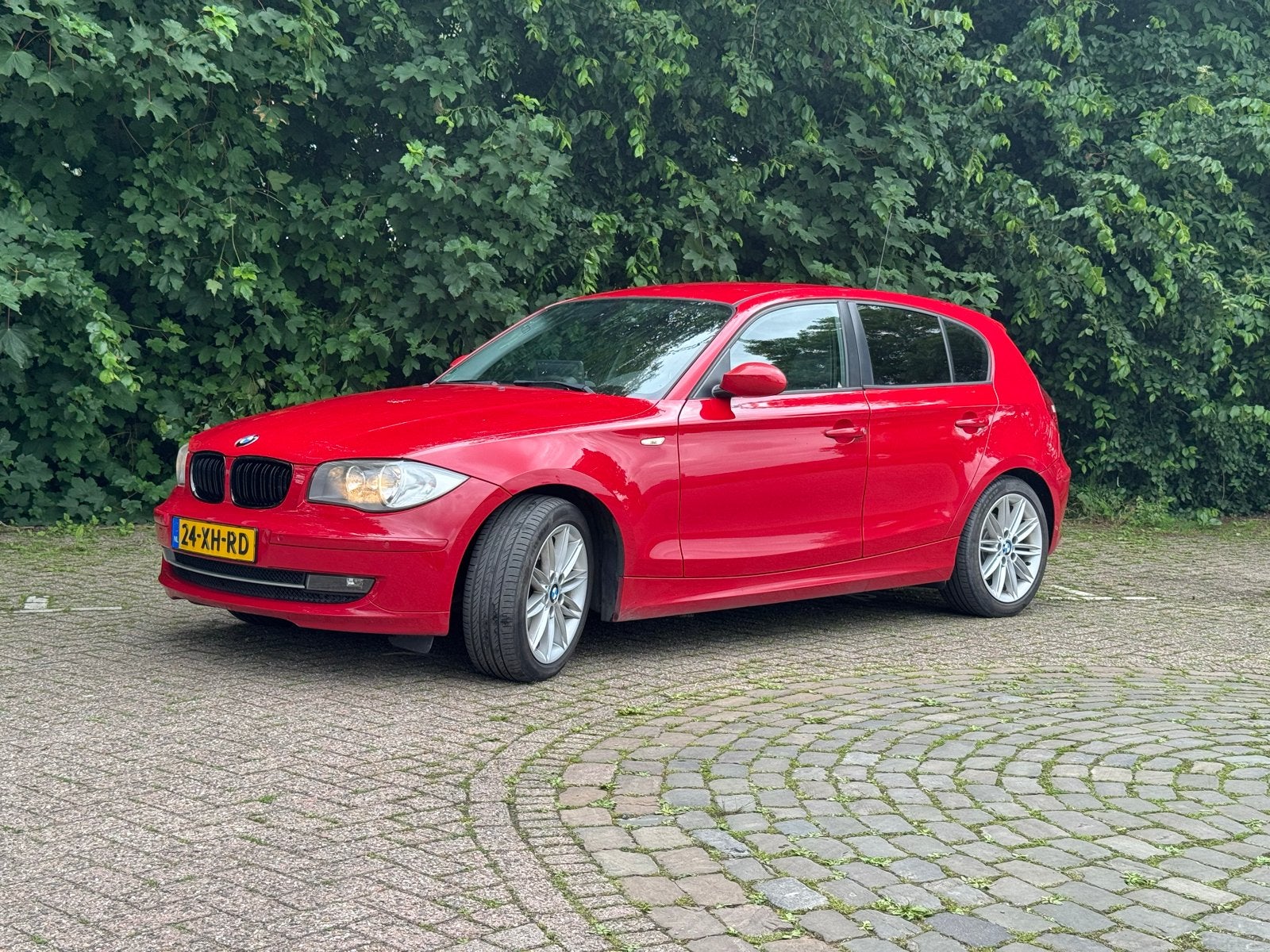 BMW 118i Automaat – Comfortabele auto met APK tot maart 2027, Achterwielaandrijving, 1995 cc, 1200 kg, 650 kg