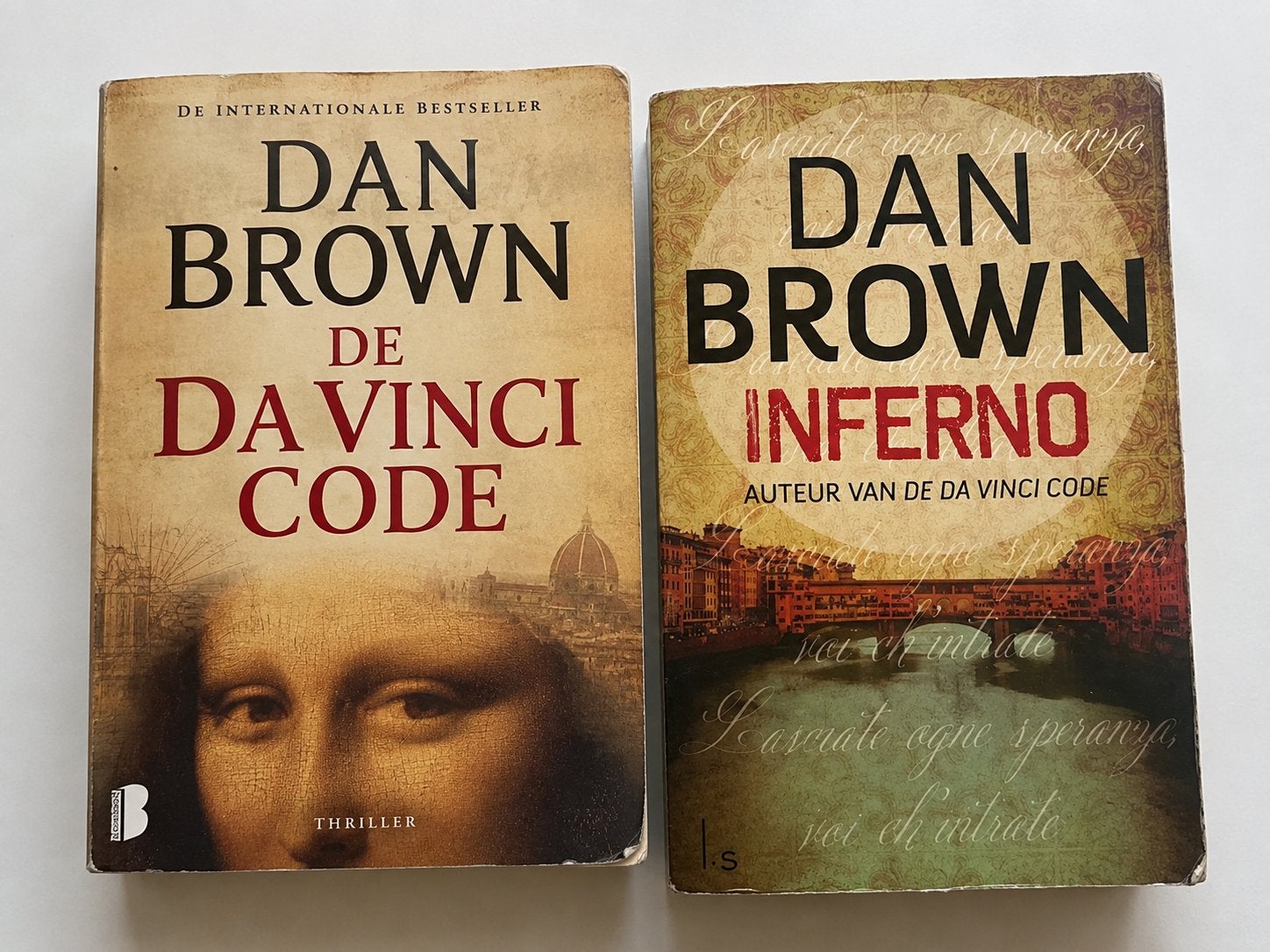 2x Dan Brown: De Da Vinci Code + Inferno – thrillers, Boeken, Ophalen of Verzenden, Zo goed als nieuw