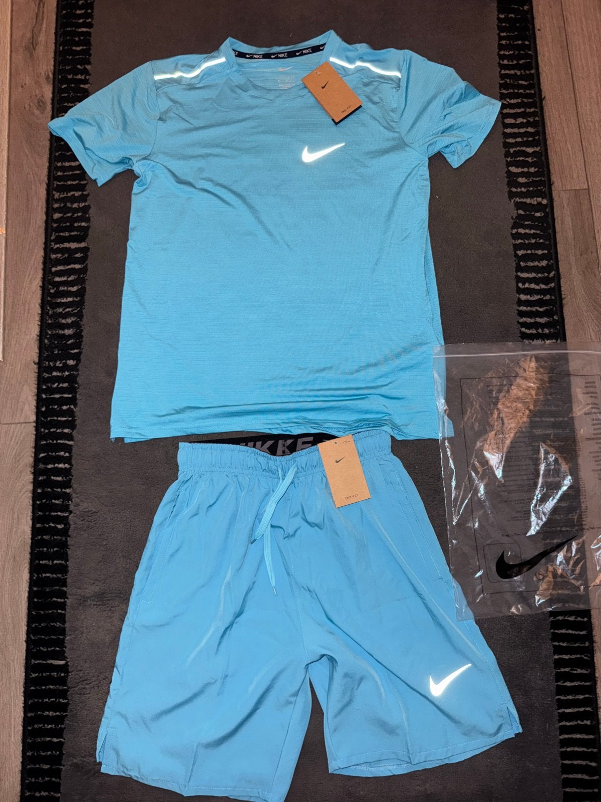 Nike Miller sportset, Fitness, Nieuw, Ophalen of Verzenden, Maat 48/50 (M)