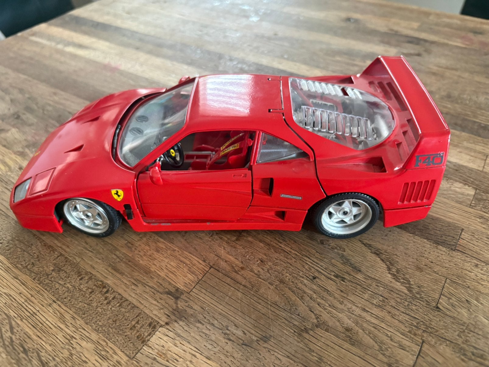 Bburago Ferrari F40 (1987), Hobby en Vrije tijd, Modelauto's | 1:18, Ophalen, Zo goed als nieuw, Bburago