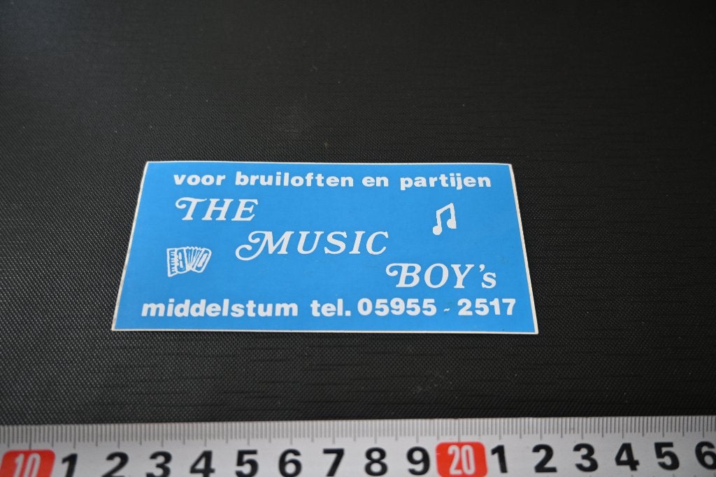 sticker middelstum THE MUSIC BOYS voor bruiloften & partijen, Verzamelen, Ophalen of Verzenden, Zo goed als nieuw