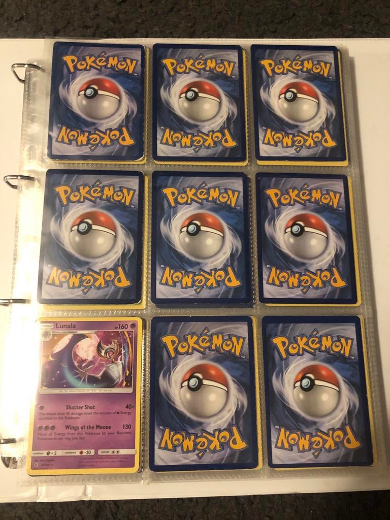 Pokémon kaarten mapje: oude en nieuwe waardevolle kaarten, Ophalen of Verzenden, Gebruikt, Meerdere kaarten